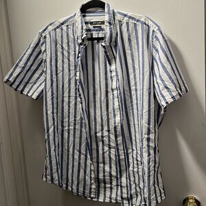 Indochino men’s short sleeve white and blue striped button down